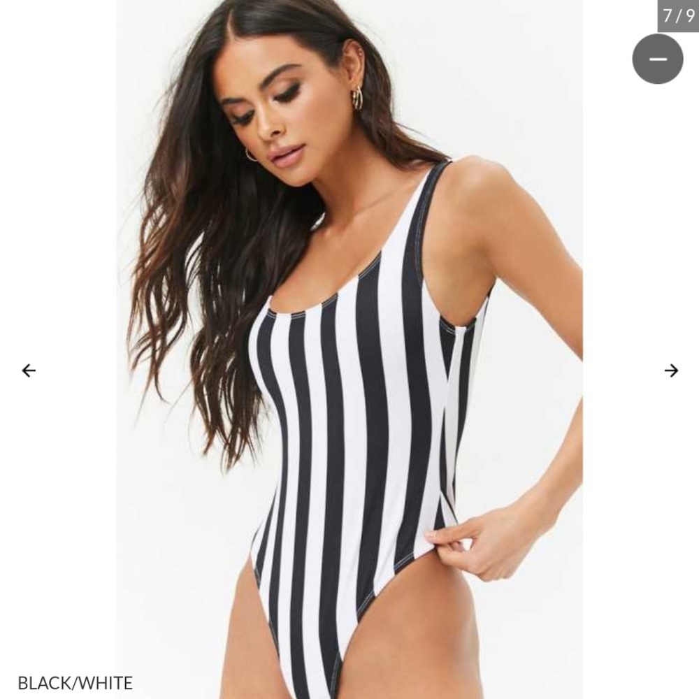 Bathing suit / Swimsuit